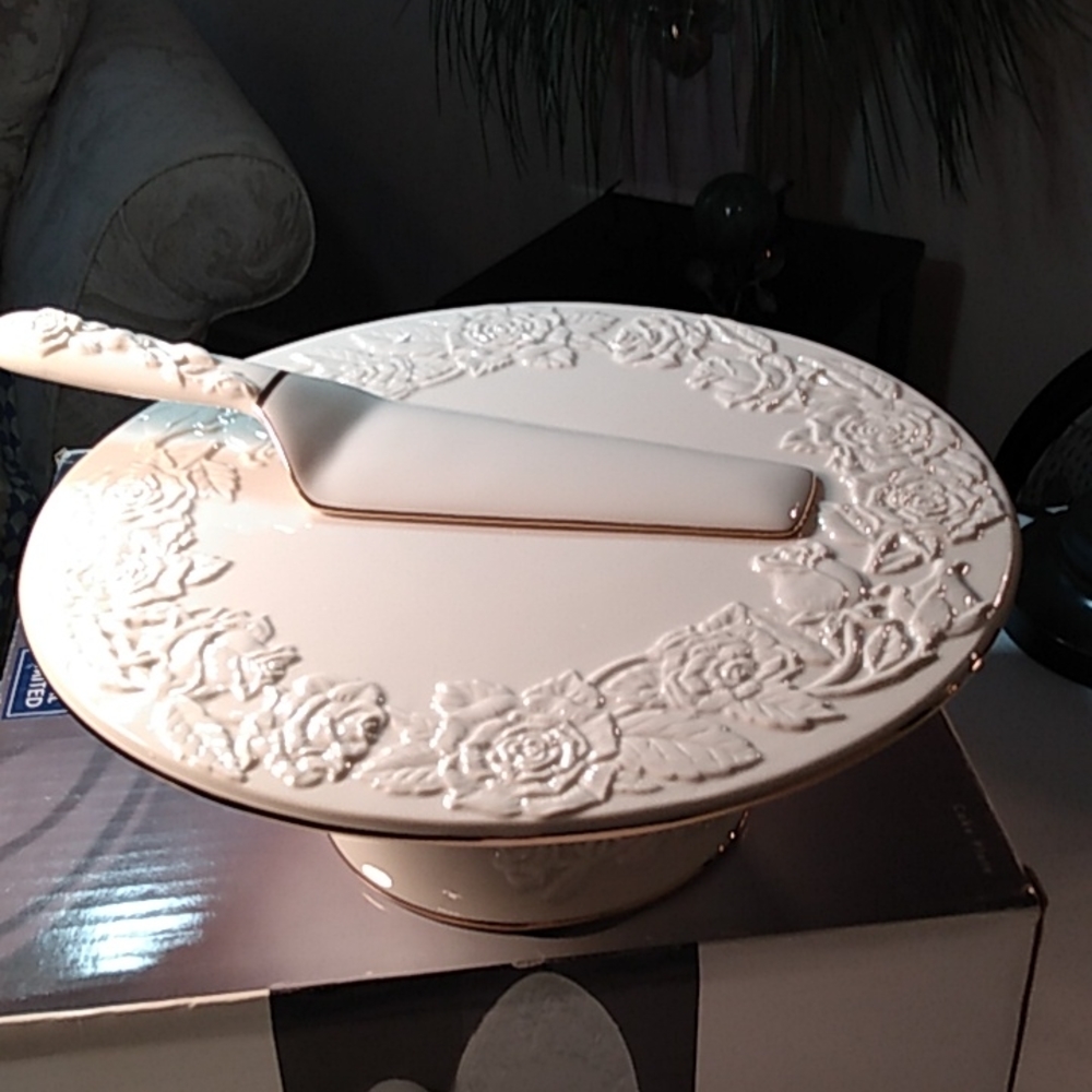 Royal Limited Gold Rose Footed Cake Plate & Server Porcelain - Picture 2 of 10